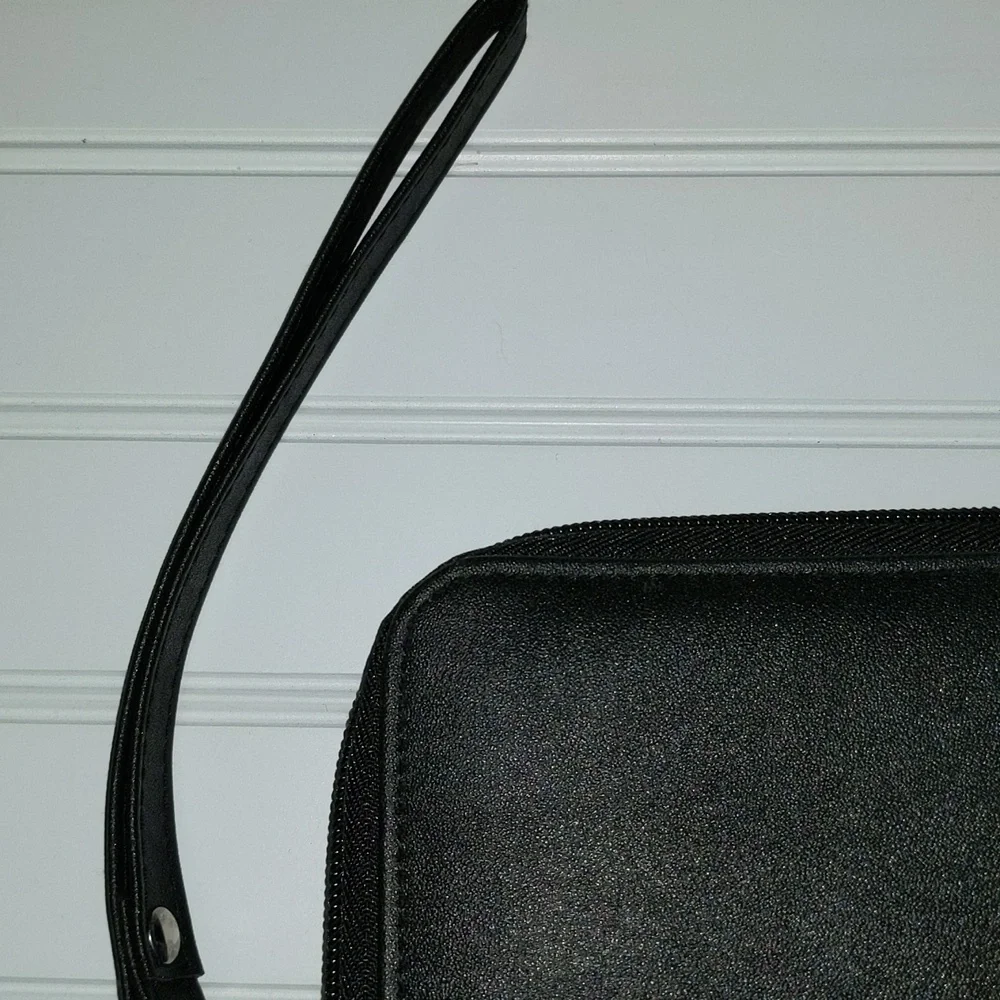 Zip Around Travel Organizer Wallet - Picture 3 of 10